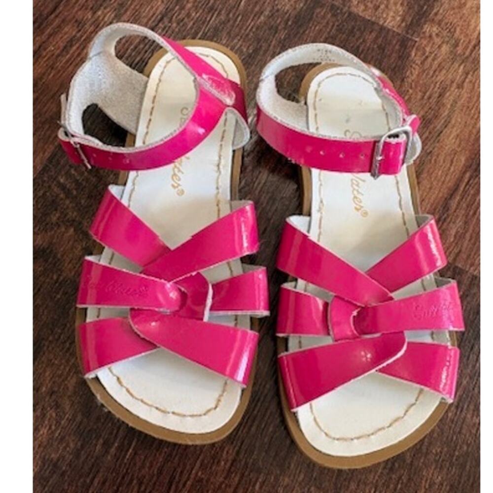 Salt Water Original 818S Shiny Fuchsia Pink Leather Girls Buckle Sandals Size 13